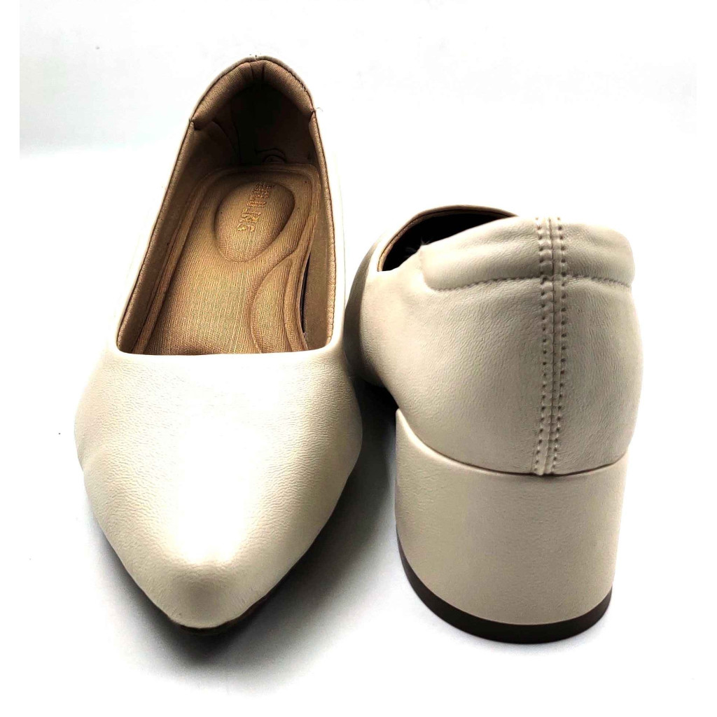 RF01-2681: Balujas Off-White Block Heel Pumps 