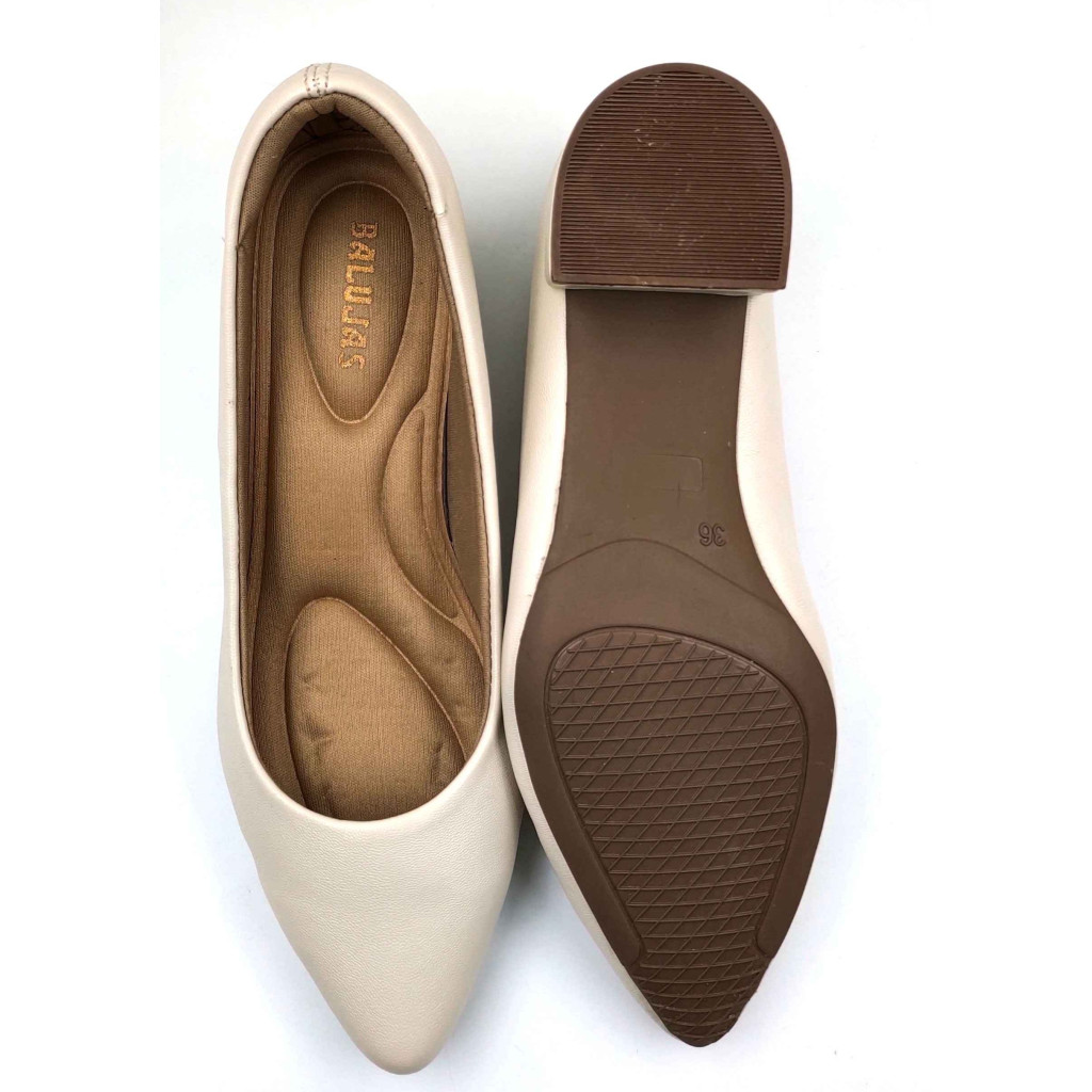 RF01-2681: Balujas Off-White Block Heel Pumps 