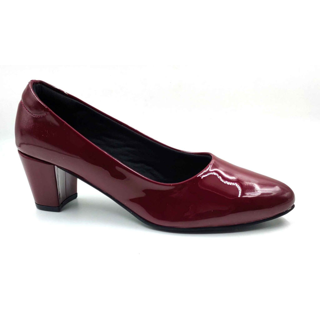 RF08-BOZ: Balujas Maroon Block Heel Pumps 