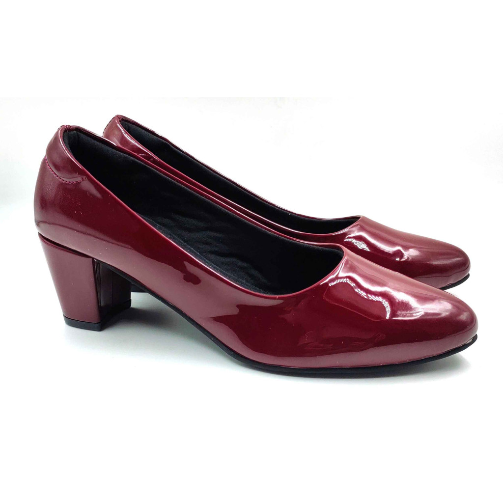 RF08-BOZ: Balujas Maroon Block Heel Pumps 