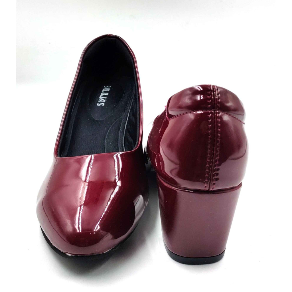 RF08-BOZ: Balujas Maroon Block Heel Pumps 
