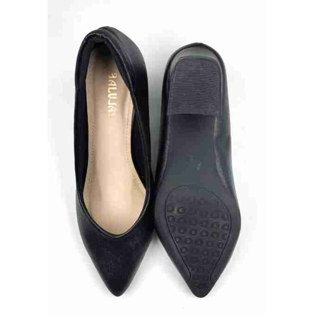 AR0009: Balujas Black Block Heel Pumps 