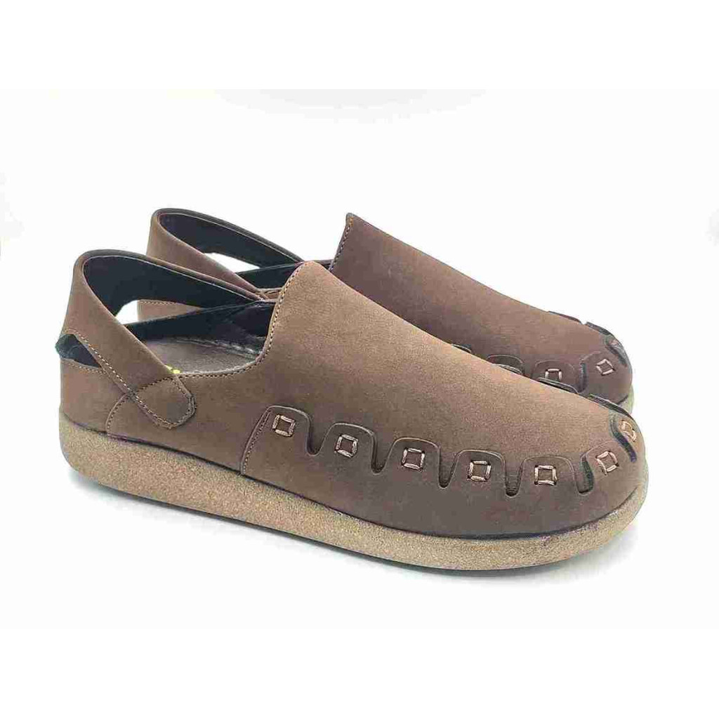 5557:Balujas Men's Tan Shoes