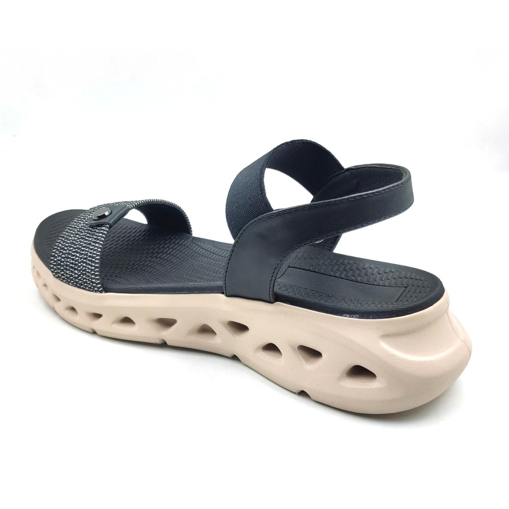 11408: Balujas Women's Black Sandal 
