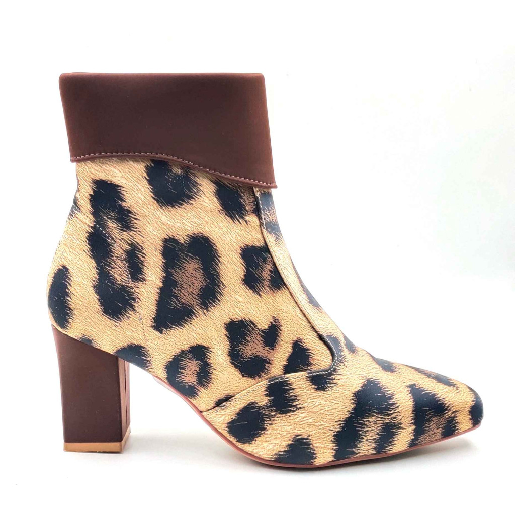AR-00020: Balujas Women's Beige Lepoard Ankle Boot