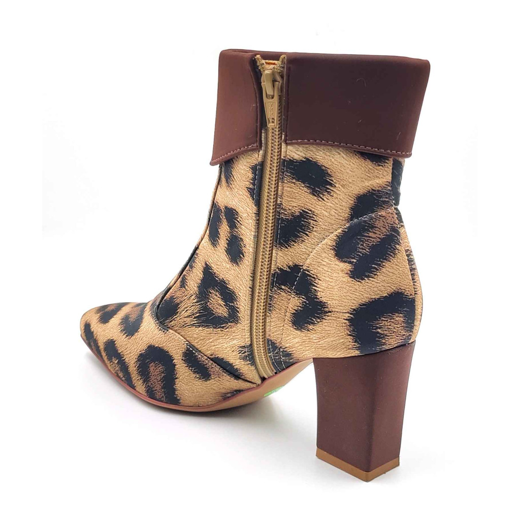 AR-00020: Balujas Women's Beige Lepoard Ankle Boot