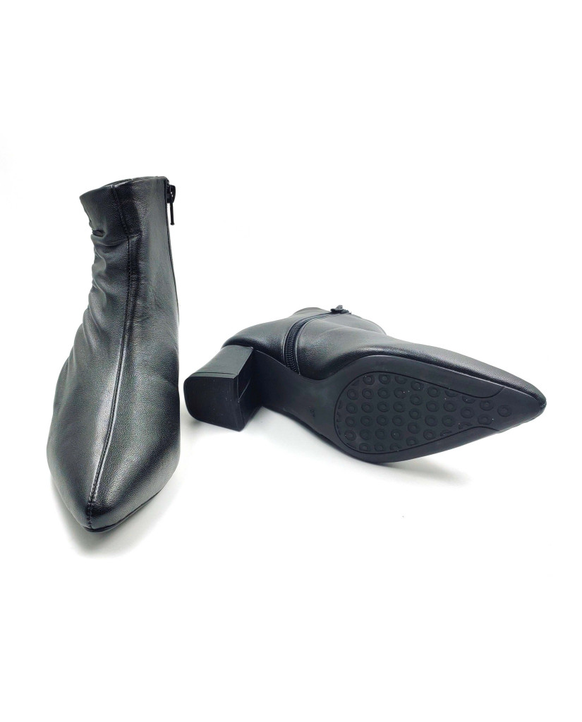 AR-00024: Balujas Women's Black Ankle Boot