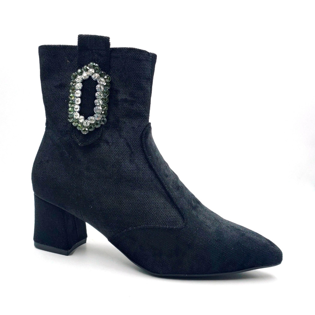 AR-00026: Balujas Women's Black Ankle Boot