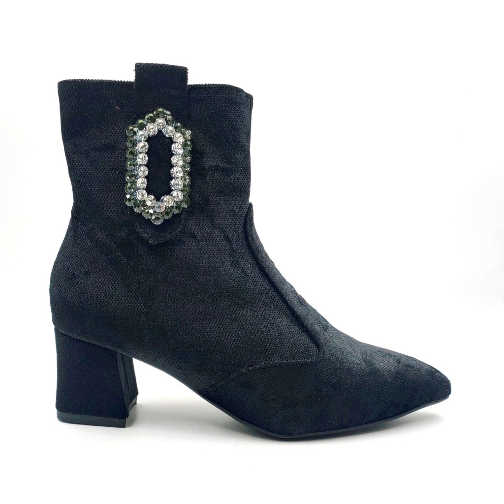 AR-00026: Balujas Women's Black Ankle Boot