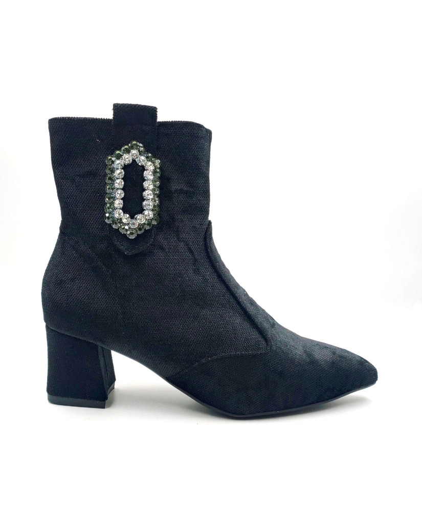 AR-00026: Balujas Women's Black Ankle Boot