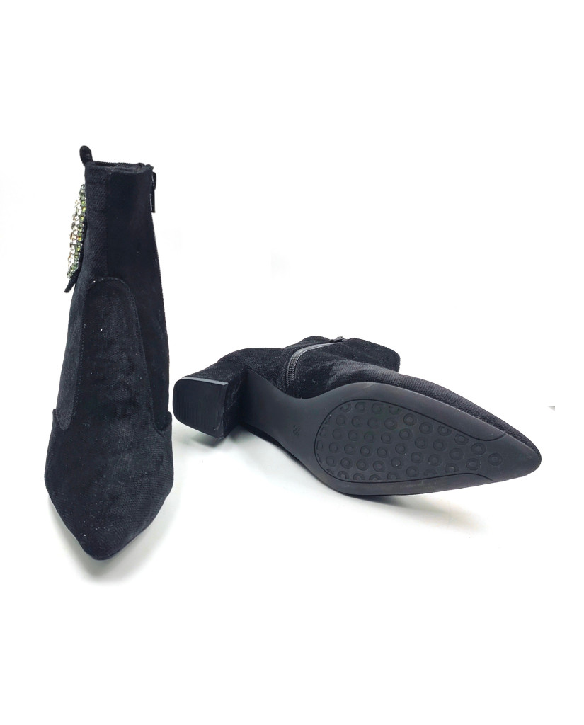 AR-00026: Balujas Women's Black Ankle Boot