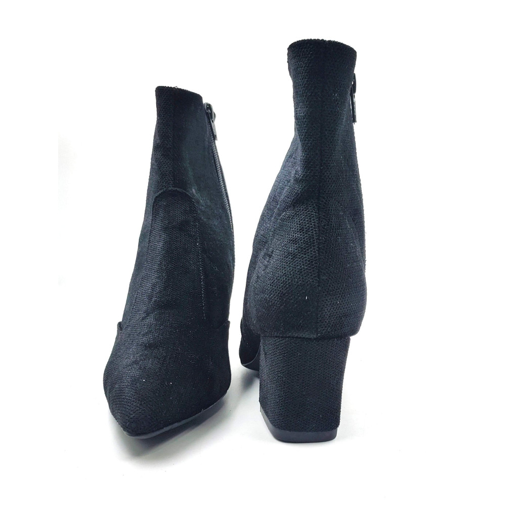 AR-00025: Balujas Women's Black Ankle Boot