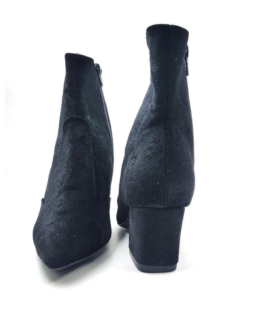 AR-00025: Balujas Women's Black Ankle Boot