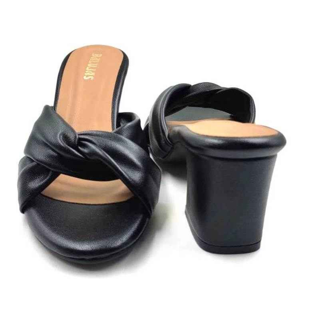 9110-19: Balujas Black Block Heel Sandals