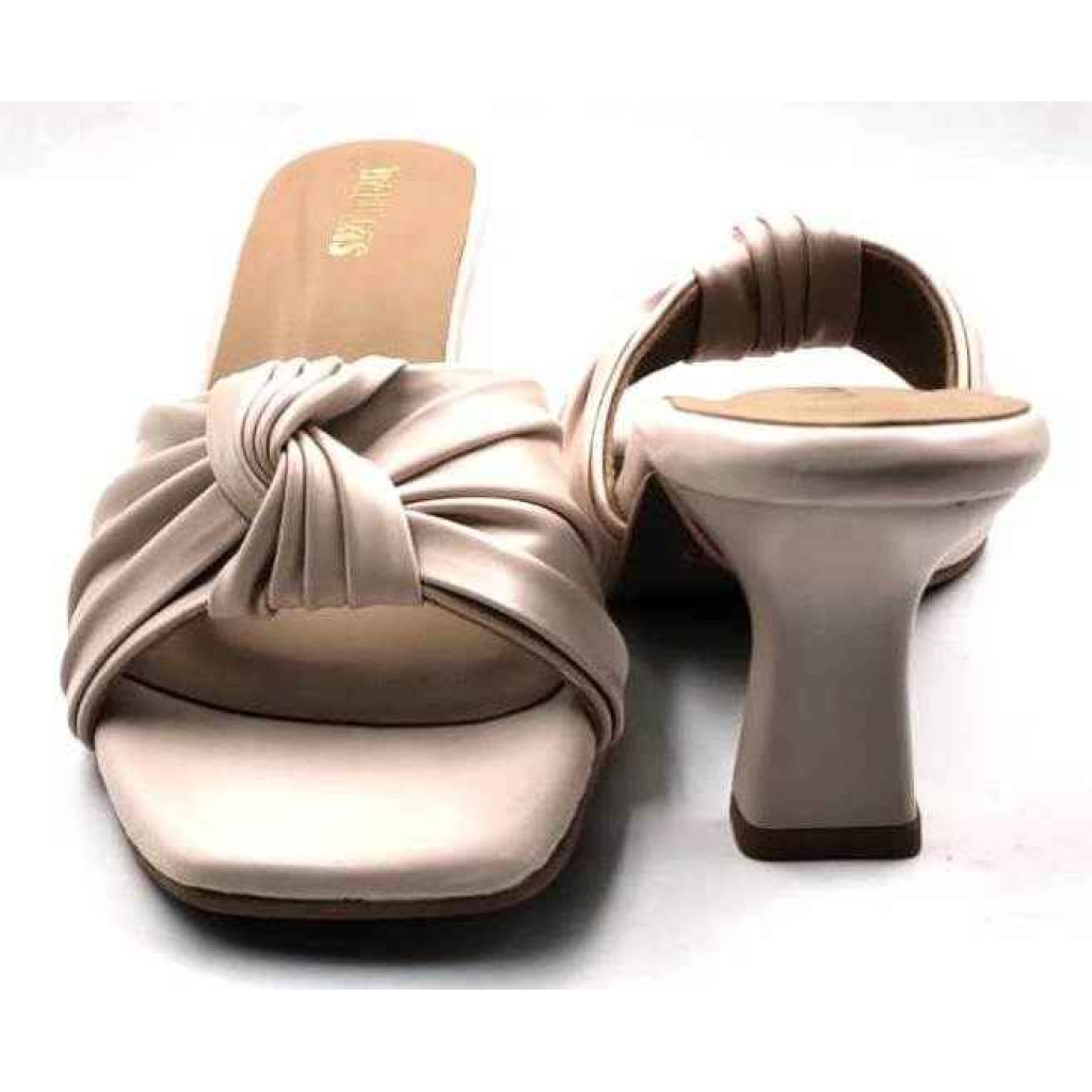 9110-21: Balujas Beige Block Heel Sandals