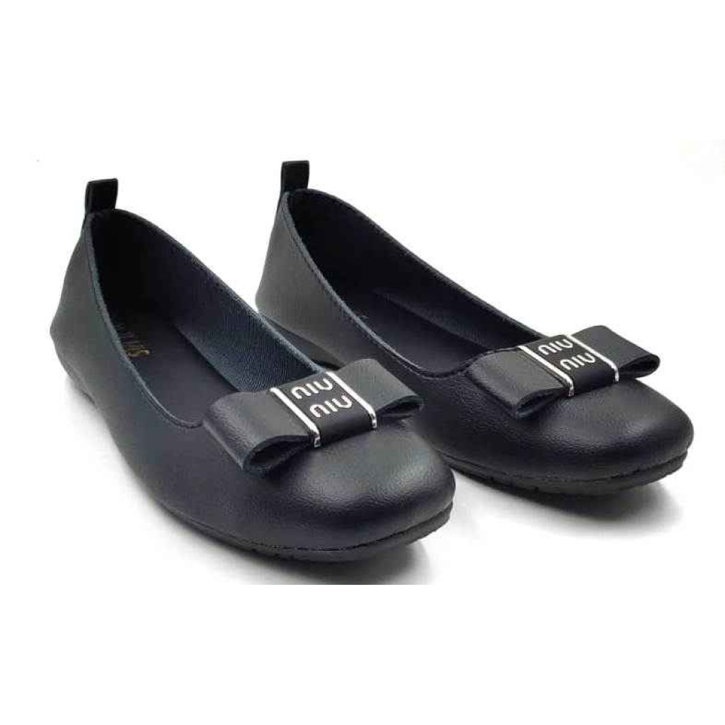 BD-790: Balujas Black Ballerina Flats