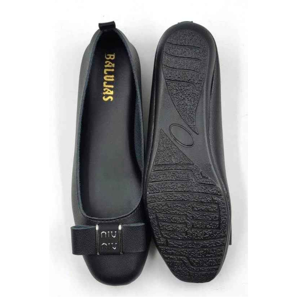 BD-790: Balujas Black Ballerina Flats