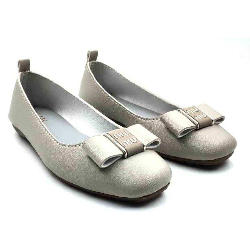 BD-790: Balujas Grey Ballerina Flats
