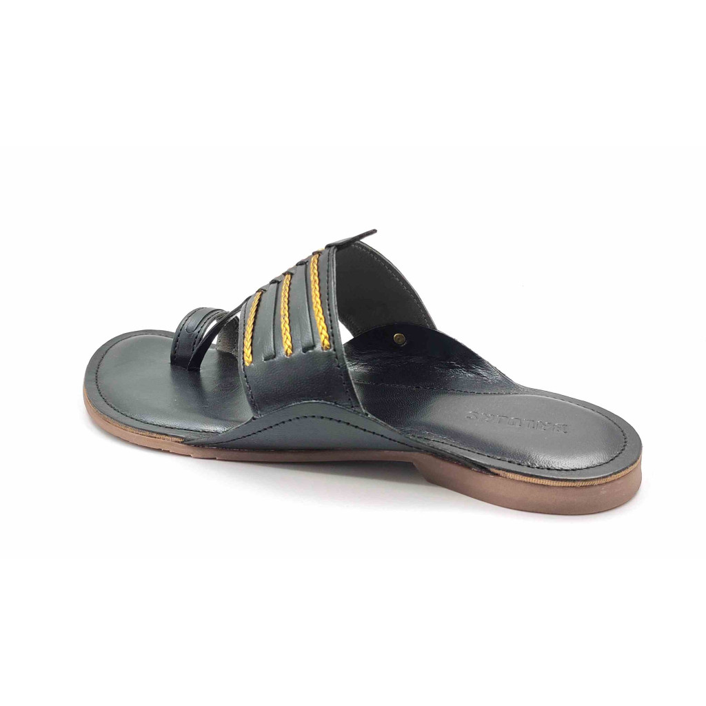 99: Black Leather Toe-Ring Kolhapuri Chappal