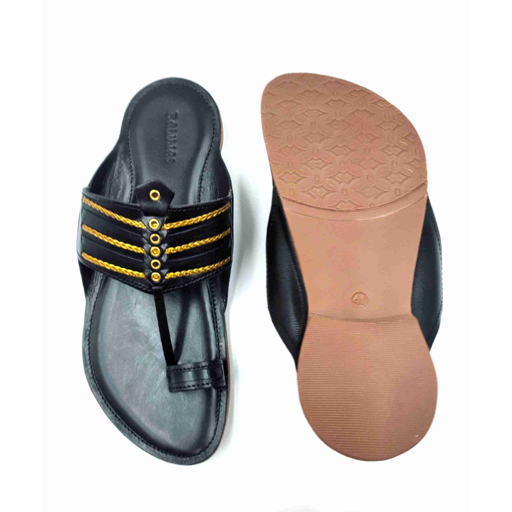 99: Black Leather Toe-Ring Kolhapuri Chappal