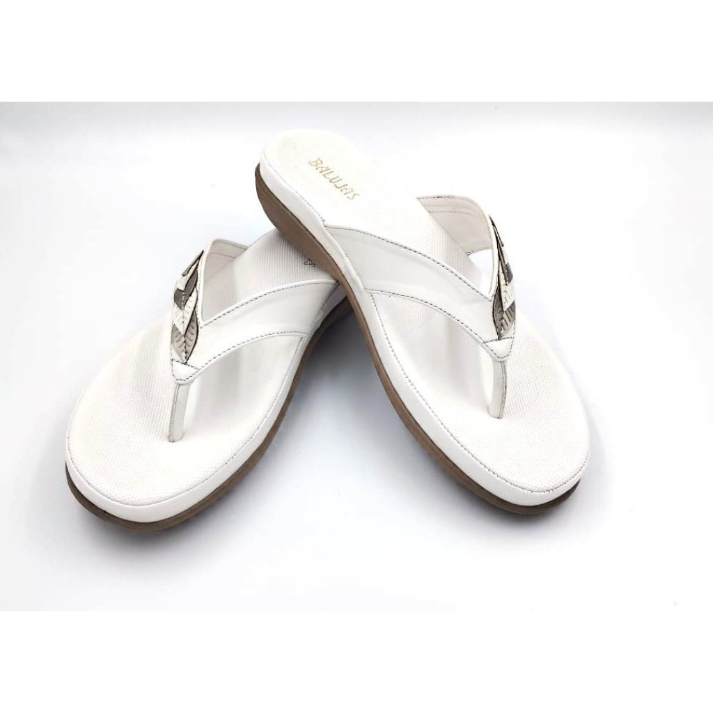 F45-5515 : Balujas White Ladies Chappals