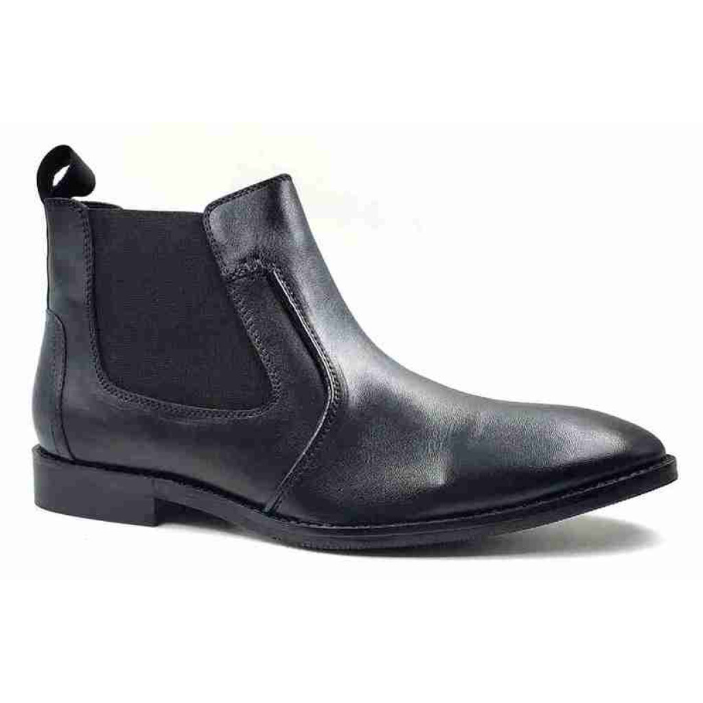 AR-0821: Balujas Black Leather Chelsea Boot