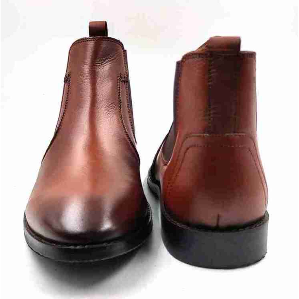 AR-0821: Balujas Tan Leather Chelsea Boot