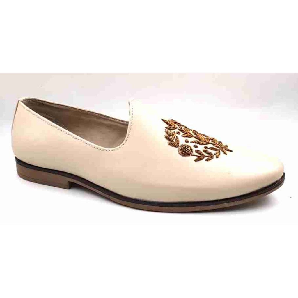 55563: Balujas Men's Off-white Loafer