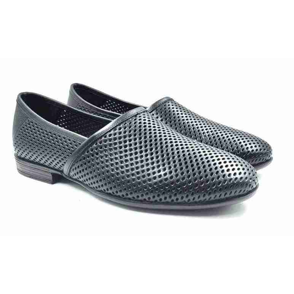 WC11: Balujas Black summer shoe for men