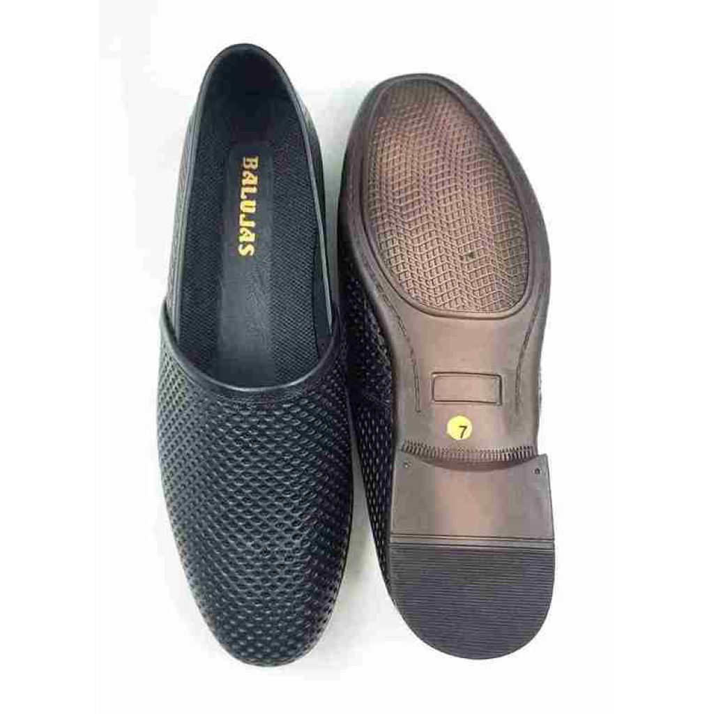WC11: Balujas Black summer shoe for men