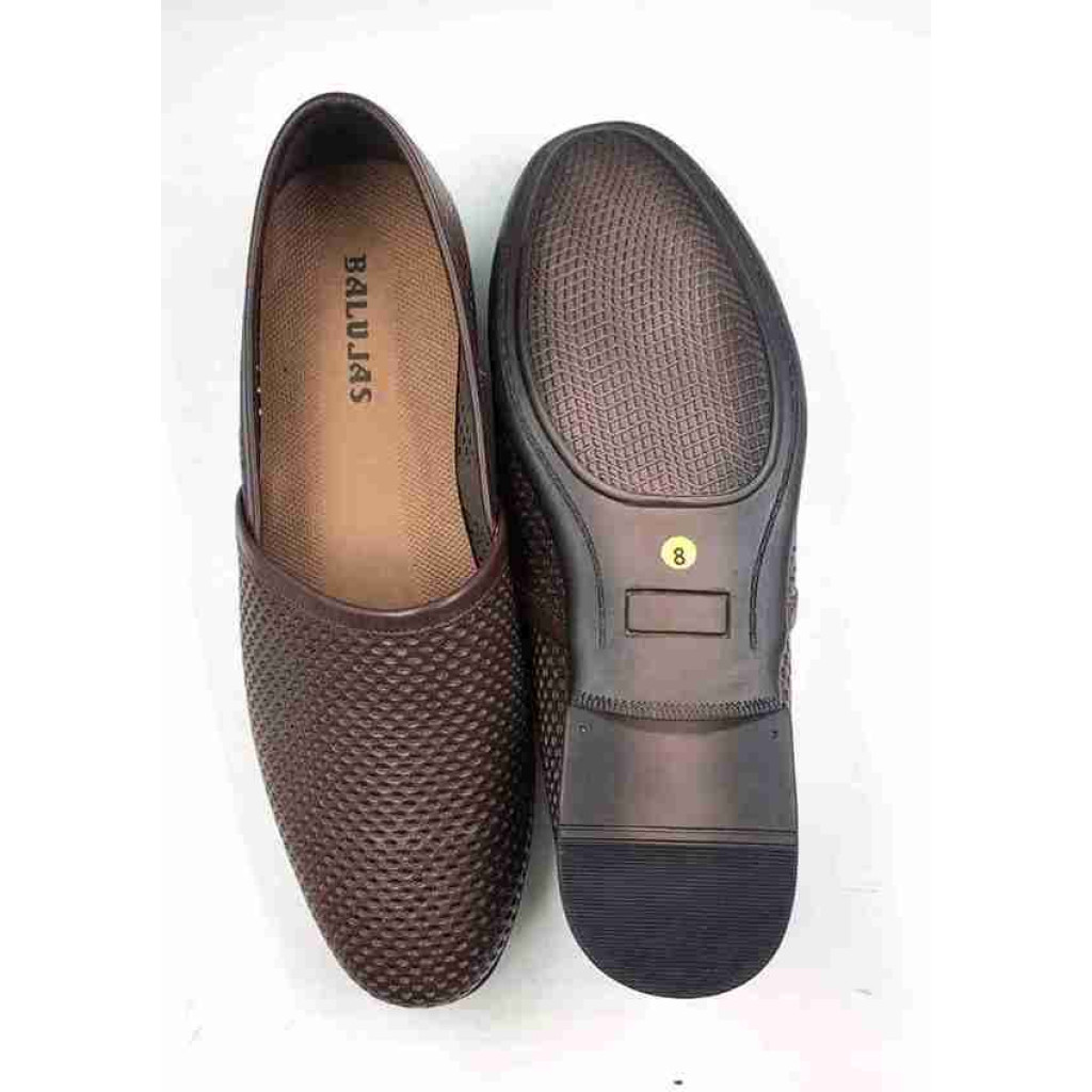 WC11: Balujas Brown summer shoe for men