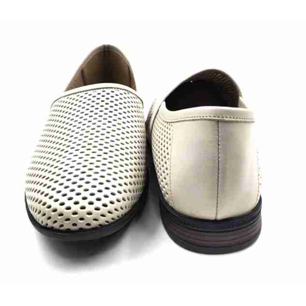 WC11: Balujas Cream summer shoe for men