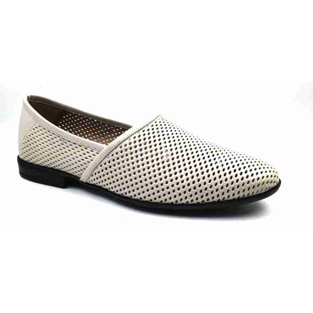 WC11: Balujas Cream summer shoe for men