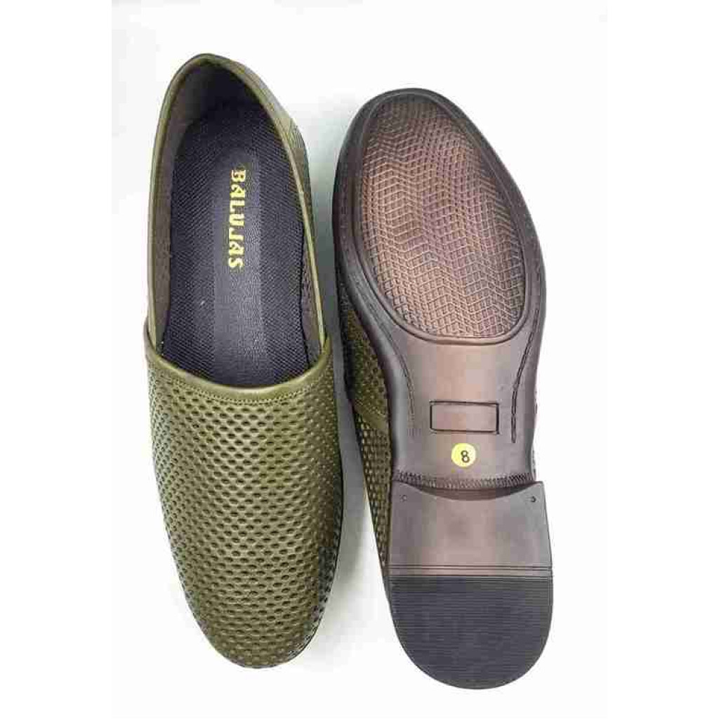 WC11: Balujas Olive summer shoe for men