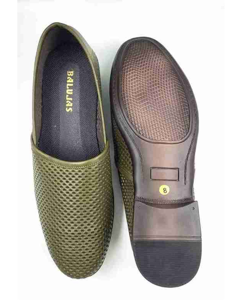 WC11: Balujas Olive summer shoe for men