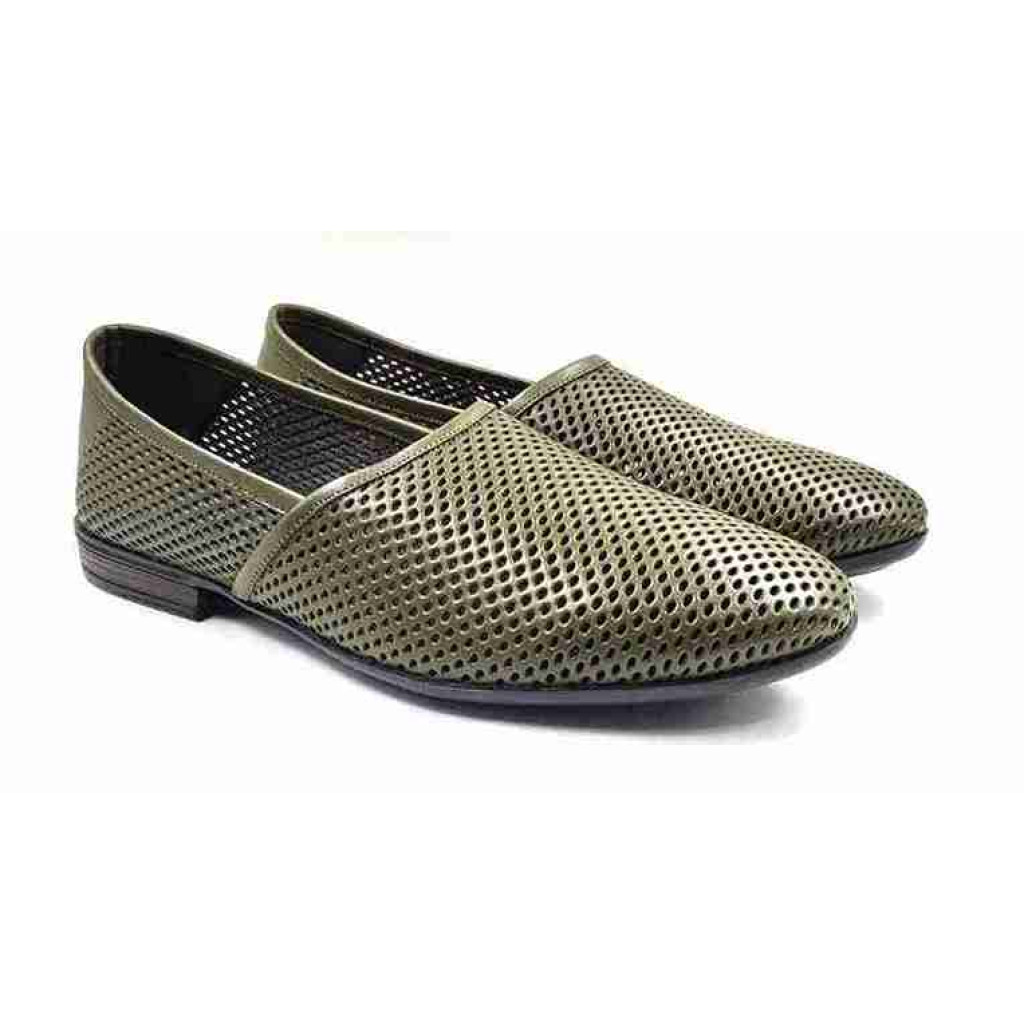 WC11: Balujas Olive summer shoe for men