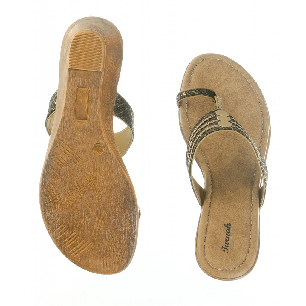 PU-2006 : Balujas Black Wedge Heel Chappal